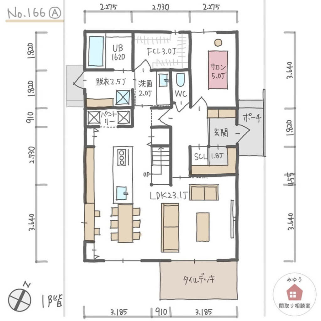 アイランドキッチンとテーブル横並びで開放的なLDKのサロン付き住宅間取り【37坪3LDK2階建】No.166A-寸法有1階